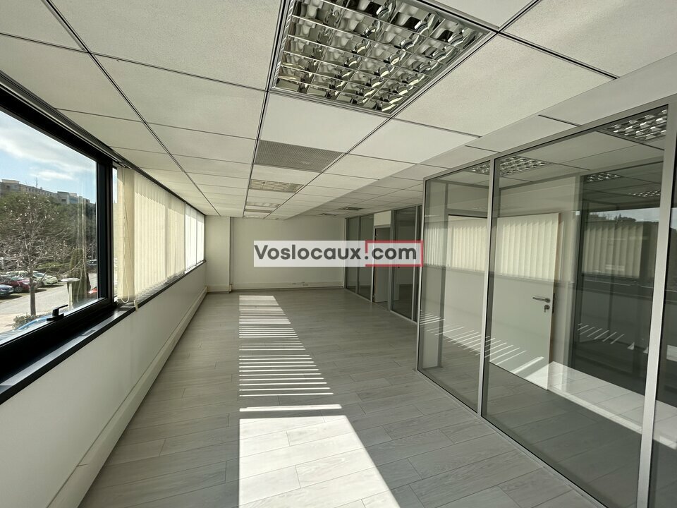VOSLOCAUX.COM LOCATION-BUREAUX-SOPHIA_ANTIPOLIS-06