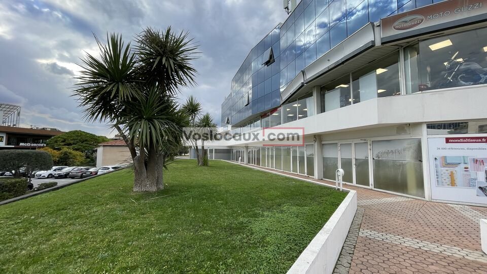 VOSLOCAUX.COM LOCATION-BUREAUX-SAINT_LAURENT_DU_VAR-06