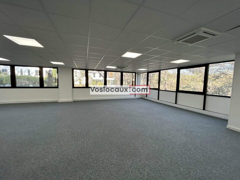 VOSLOCAUX.COM LOCATION-BUREAUX-SOPHIA_ANTIPOLIS-06