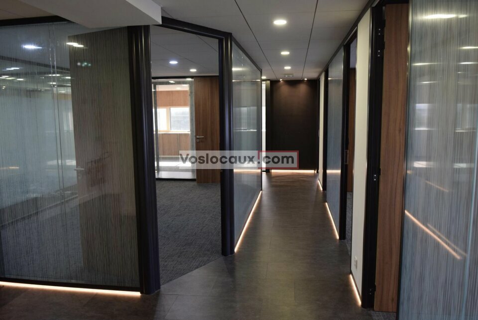 VOSLOCAUX.COM LOCATION-BUREAUX-VILLENEUVE-LOUBET-06