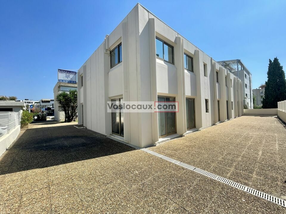 VOSLOCAUX.COM LOCATION-LOCAL COMMERCIAL-SAINT_LAURENT_DU_VAR-06