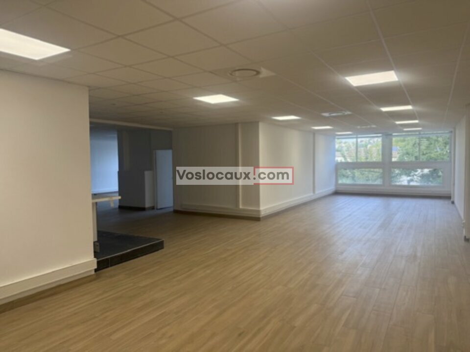 VOSLOCAUX.COM LOCATION-BUREAUX-ANTIBES-06