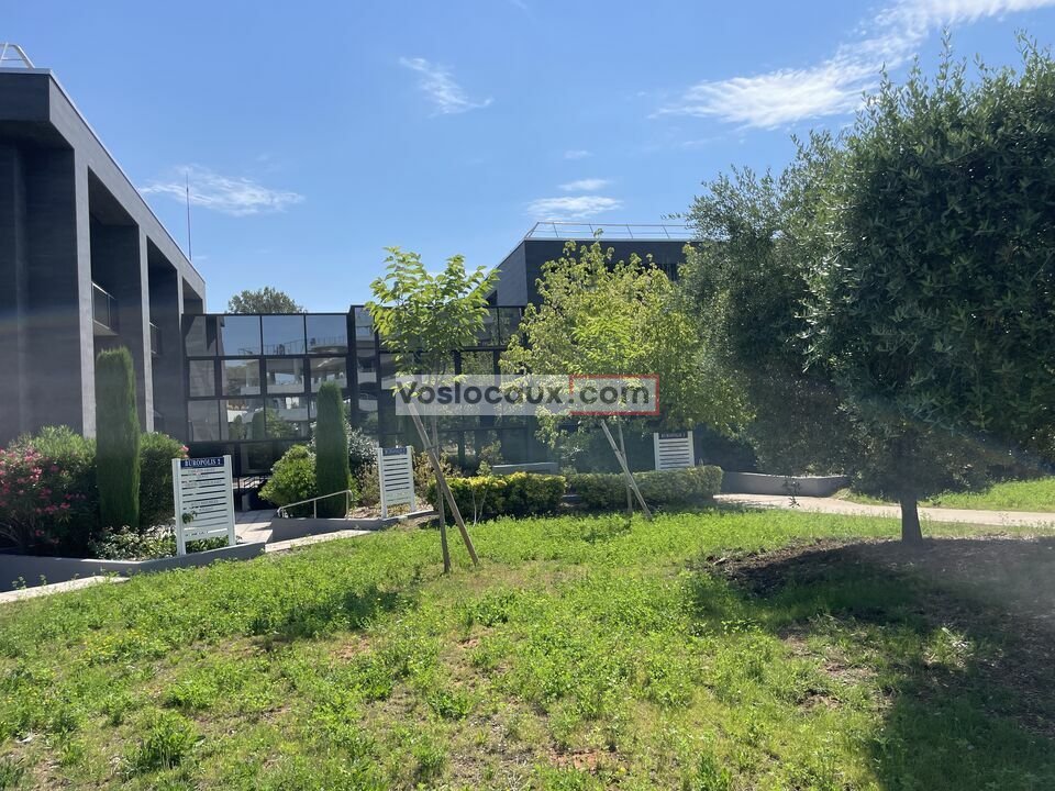 VOSLOCAUX.COM LOCATION-BUREAUX-SOPHIA_ANTIPOLIS-06
