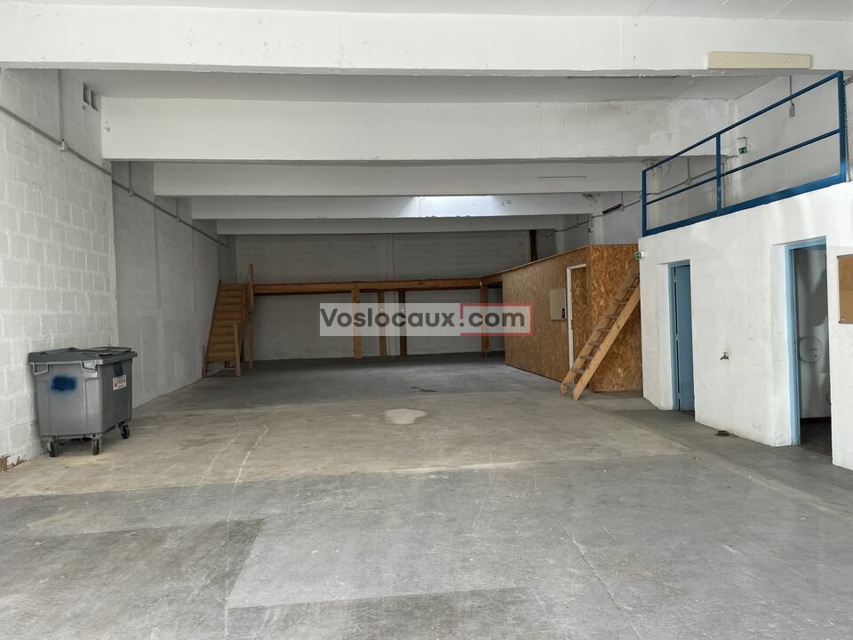 VOSLOCAUX.COM LOCATION-LOCAL D'ACTIVITE-SAINT-LAURENT-DU-VAR-06