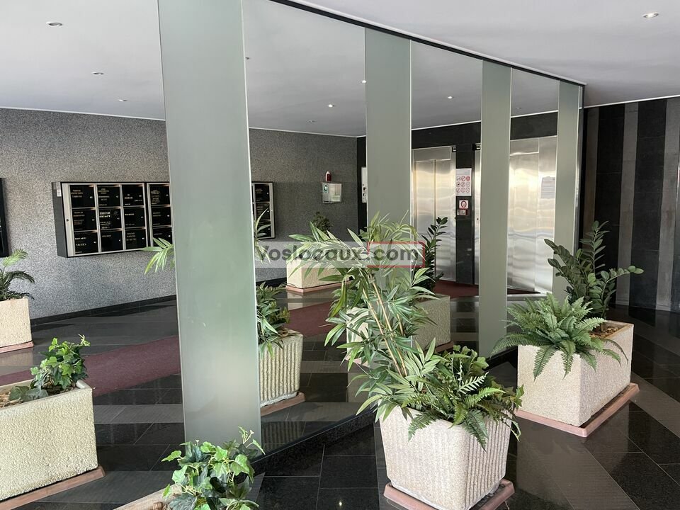 VOSLOCAUX.COM LOCATION-BUREAUX-VILLENEUVE-LOUBET-06