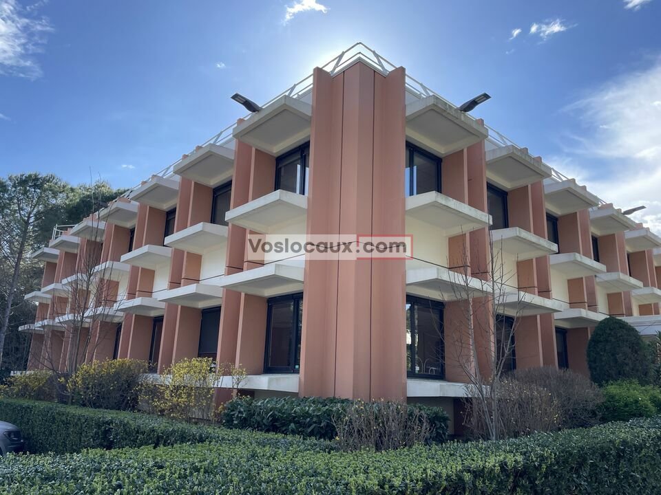 VOSLOCAUX.COM LOCATION-BUREAUX-SOPHIA_ANTIPOLIS-06