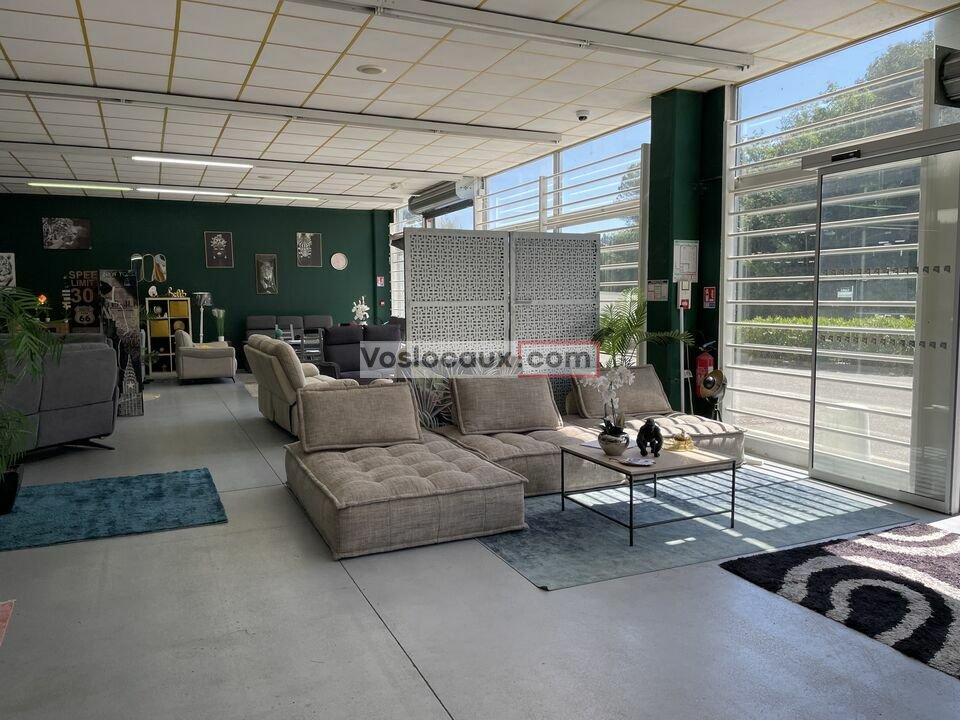 VOSLOCAUX.COM LOCATION-LOCAL COMMERCIAL-VALLAURIS-06