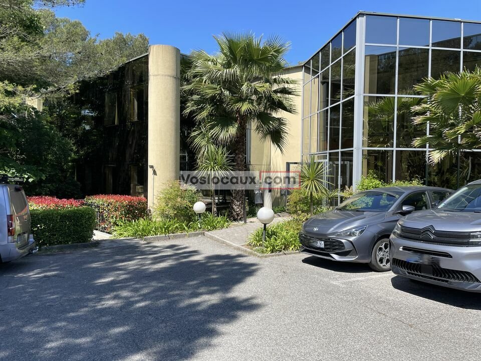 VOSLOCAUX.COM LOCATION-BUREAUX-ANTIBES-06