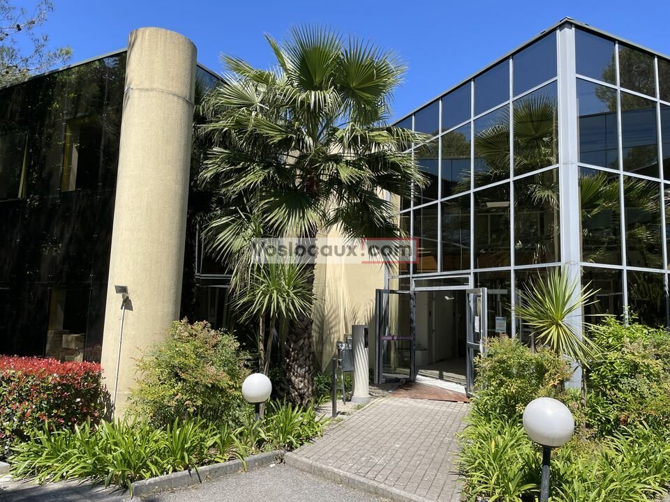 VOSLOCAUX.COM LOCATION-BUREAUX-ANTIBES-06