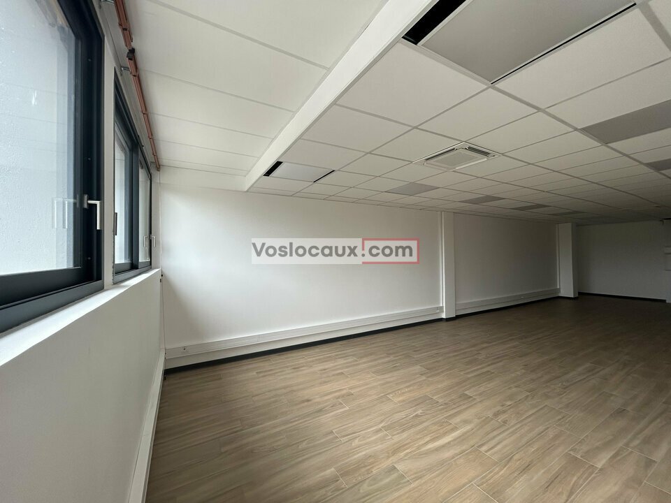VOSLOCAUX.COM LOCATION-BUREAUX-ANTIBES-06