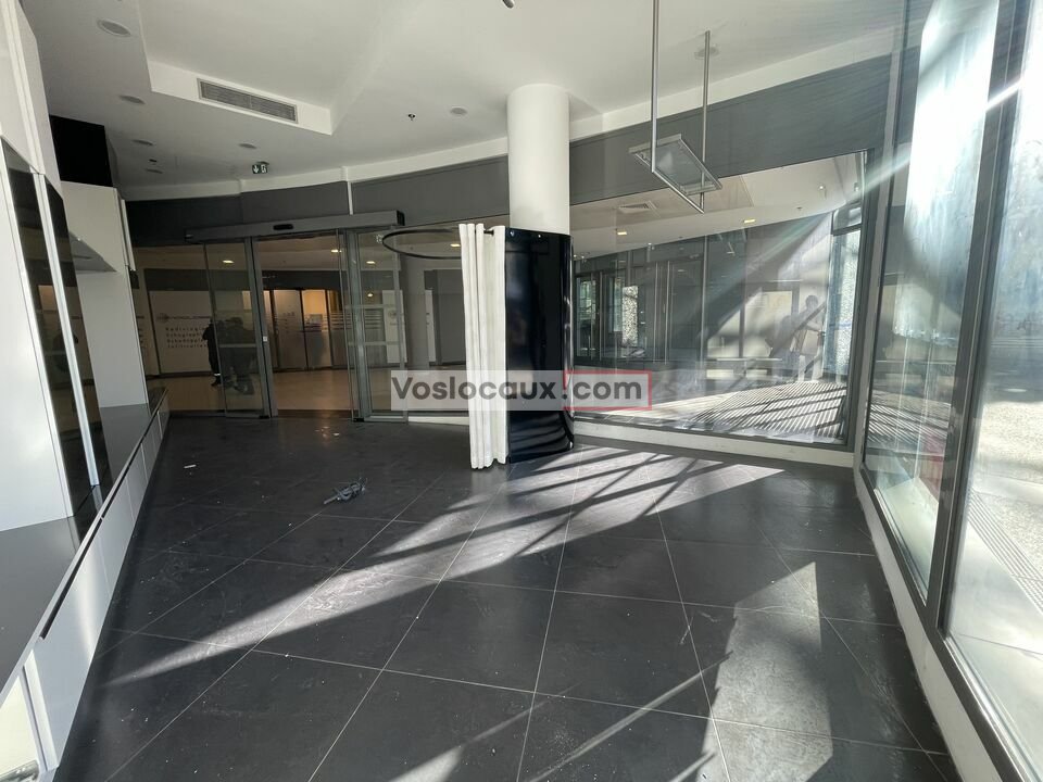 VOSLOCAUX.COM LOCATION-LOCAL COMMERCIAL-JUAN_LES_PINS-06