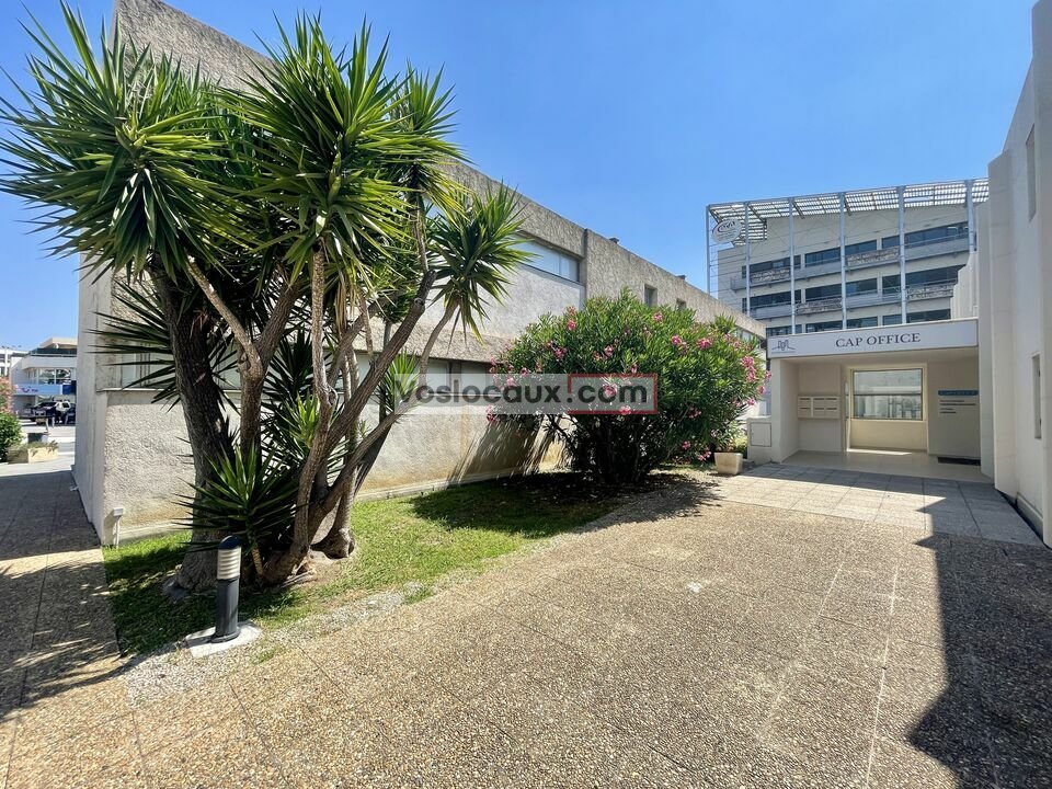 VOSLOCAUX.COM LOCATION-LOCAL COMMERCIAL-SAINT_LAURENT_DU_VAR-06