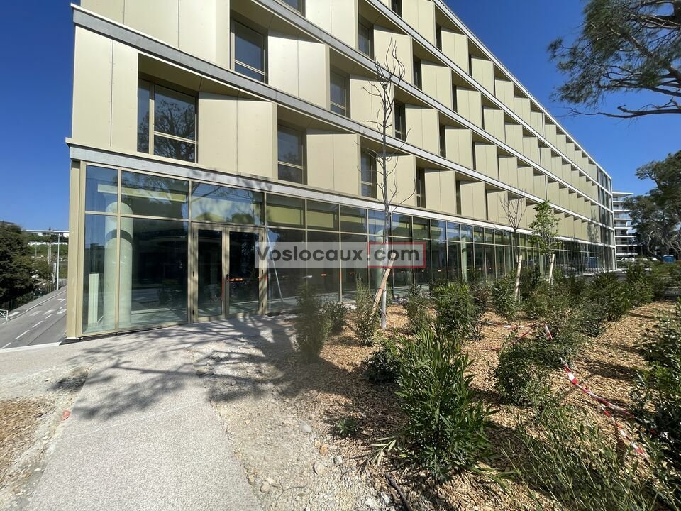 VOSLOCAUX.COM LOCATION-LOCAL COMMERCIAL-SAINT_LAURENT_DU_VAR-06