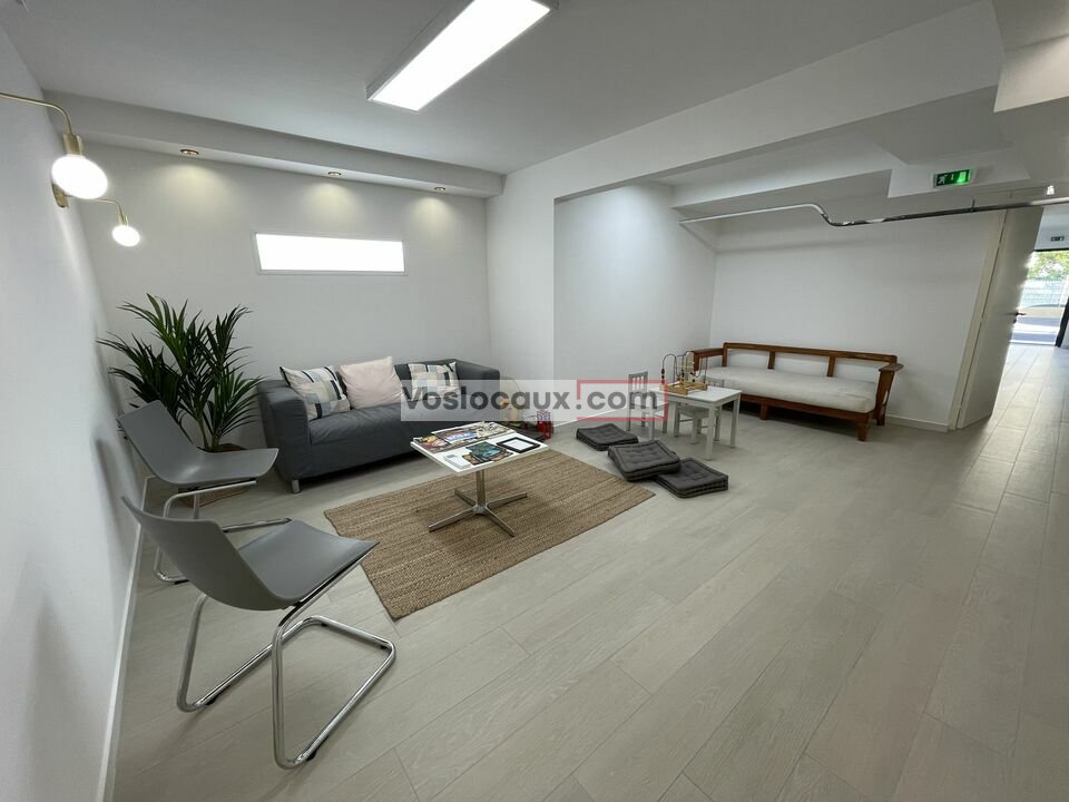 VOSLOCAUX.COM LOCATION-BUREAUX-SAINT_LAURENT_DU_VAR-06