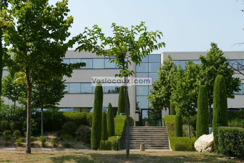 VOSLOCAUX.COM LOCATION-BUREAUX-SOPHIA_ANTIPOLIS-06