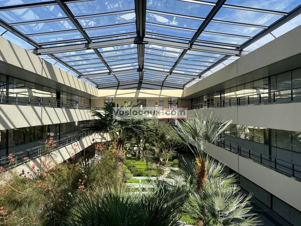 VOSLOCAUX.COM LOCATION-BUREAUX-SOPHIA_ANTIPOLIS-06