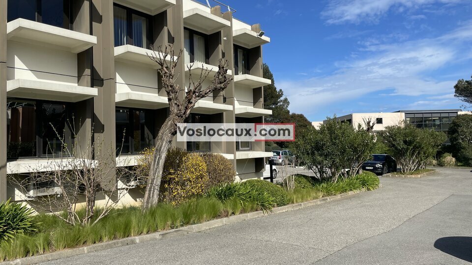 VOSLOCAUX.COM LOCATION-BUREAUX-SOPHIA_ANTIPOLIS-06