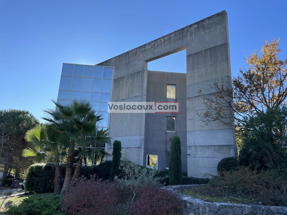 VOSLOCAUX.COM LOCATION-BUREAUX-VALBONNE-06