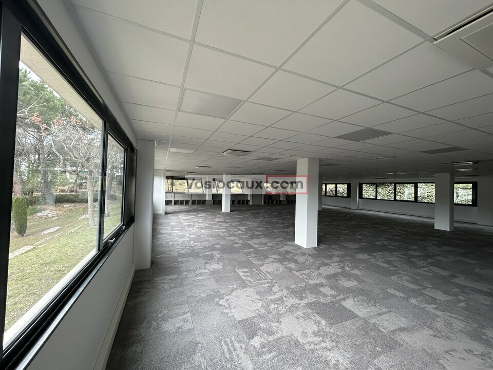 VOSLOCAUX.COM LOCATION-BUREAUX-SOPHIA_ANTIPOLIS-06