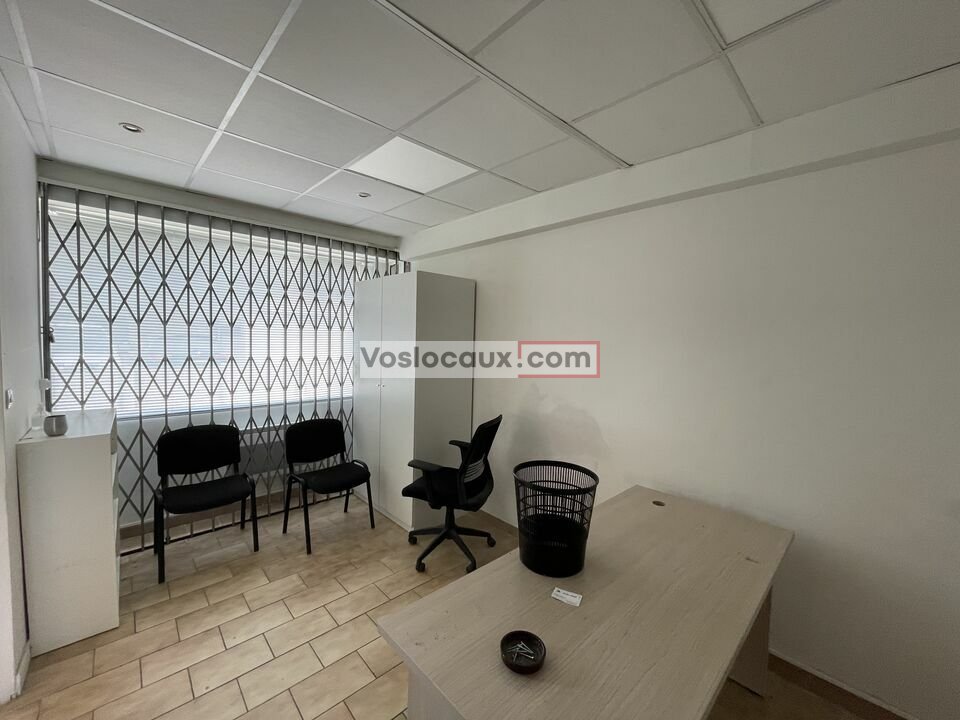 VOSLOCAUX.COM LOCATION-BUREAUX-SAINT_LAURENT_DU_VAR-06