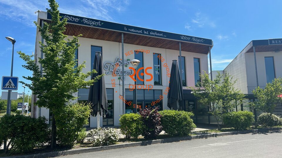 RES group LOCATION-LOCAL COMMERCIAL-LE_HAILLAN-33