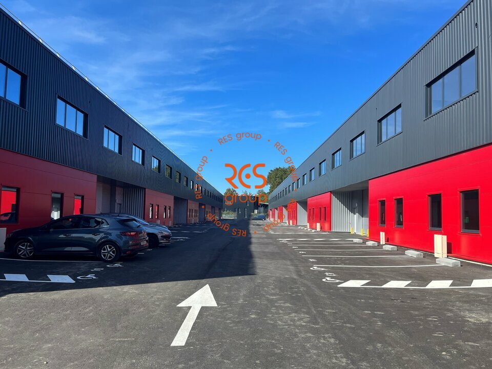 RES group LOCATION-LOCAL D'ACTIVITE-TRESSES-33