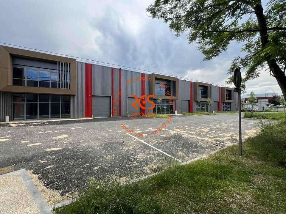 RES group LOCATION-LOCAL D'ACTIVITE-TRESSES-33