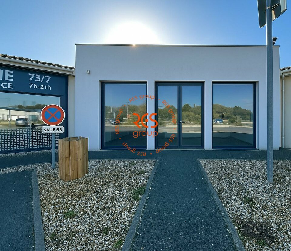 RES group LOCATION-LOCAL COMMERCIAL-CAVIGNAC-33