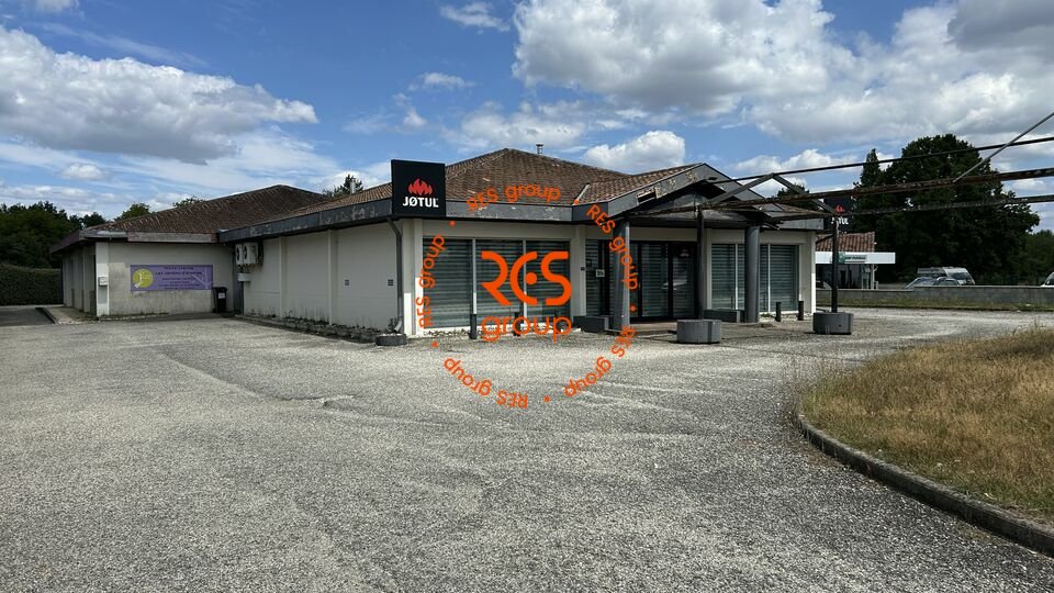 RES group LOCATION-LOCAL COMMERCIAL-LE_HAILLAN-33