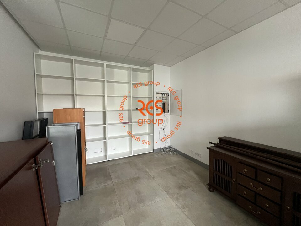 RES group VENTE-BUREAUX-YVRAC-33