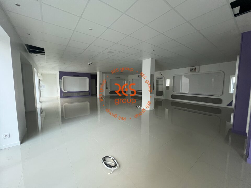 RES group LOCATION-LOCAL COMMERCIAL-BORDEAUX-33