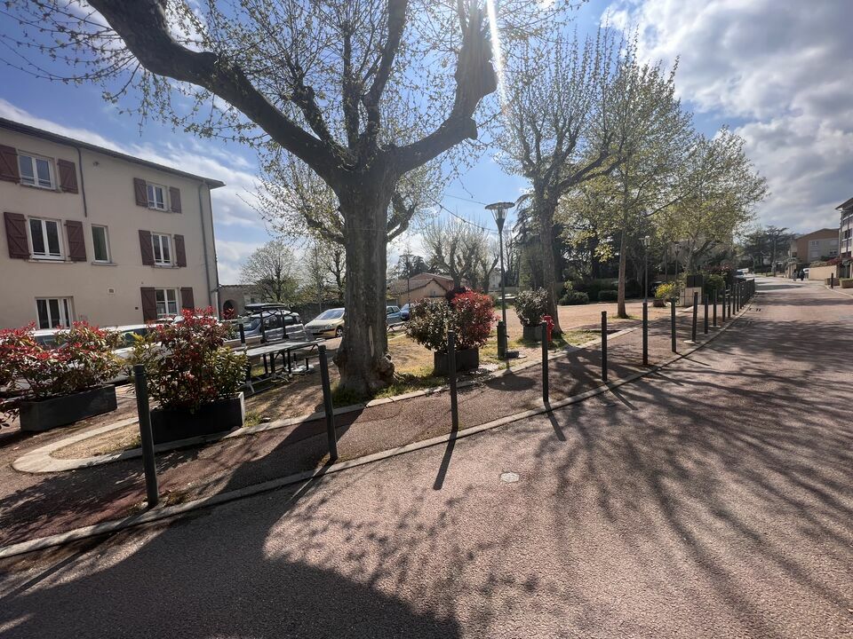 ARIANE IMMOBILIER LOCATION-LOCAL COMMERCIAL-GREZIEU_LA_VARENNE-69