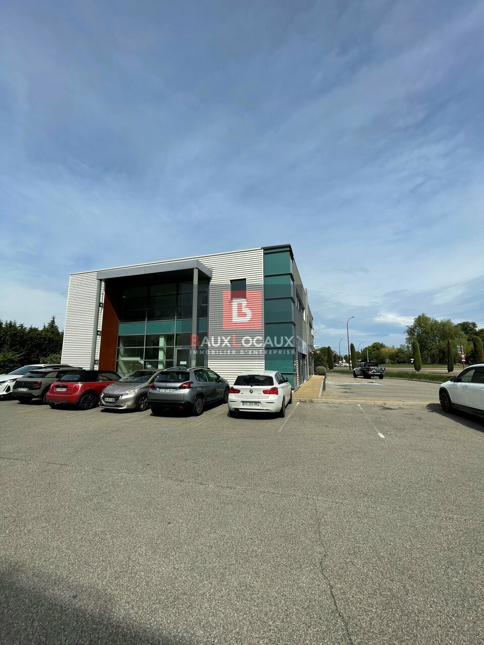 BAUX LOCAUX LOCATION-BUREAUX-ENTRAIGUES-SUR-LA-SORGUE-84