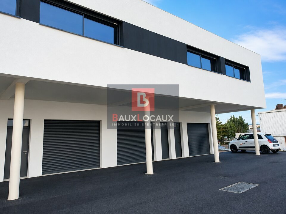 BAUX LOCAUX LOCATION-LOCAL D'ACTIVITE-SALON_DE_PROVENCE-13