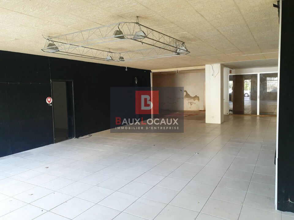 BAUX LOCAUX LOCATION-LOCAL COMMERCIAL-SALON_DE_PROVENCE-13