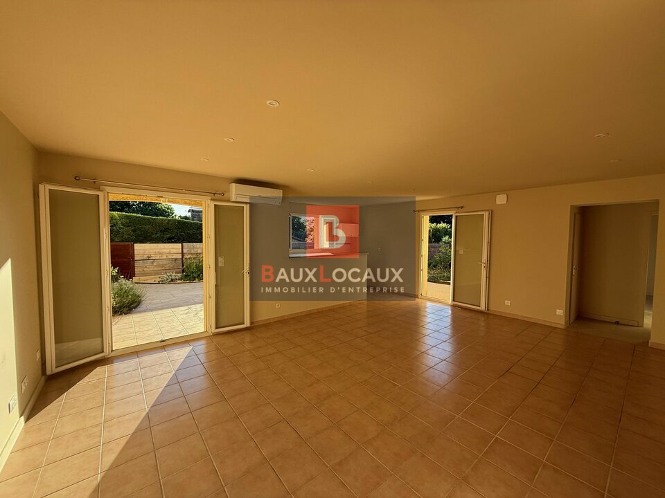 BAUX LOCAUX LOCATION-BUREAUX-FONTVIEILLE-13