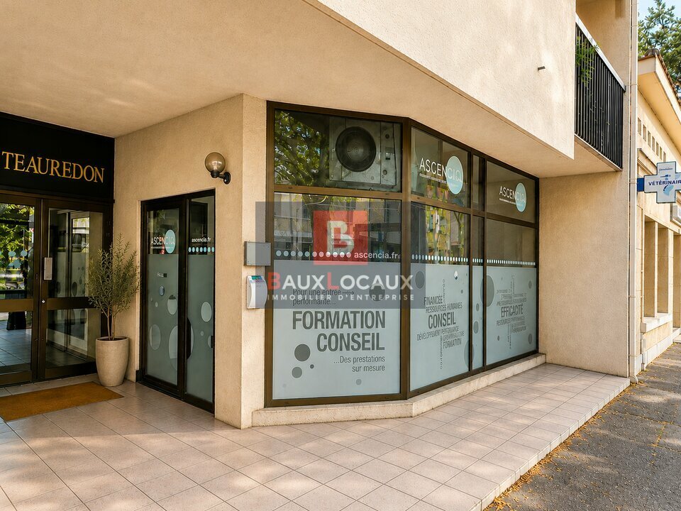 BAUX LOCAUX LOCATION-LOCAL COMMERCIAL-SALON-DE-PROVENCE-13