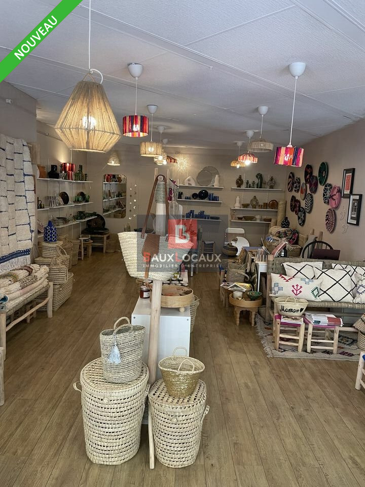 BAUX LOCAUX LOCATION-LOCAL COMMERCIAL-CARPENTRAS-84