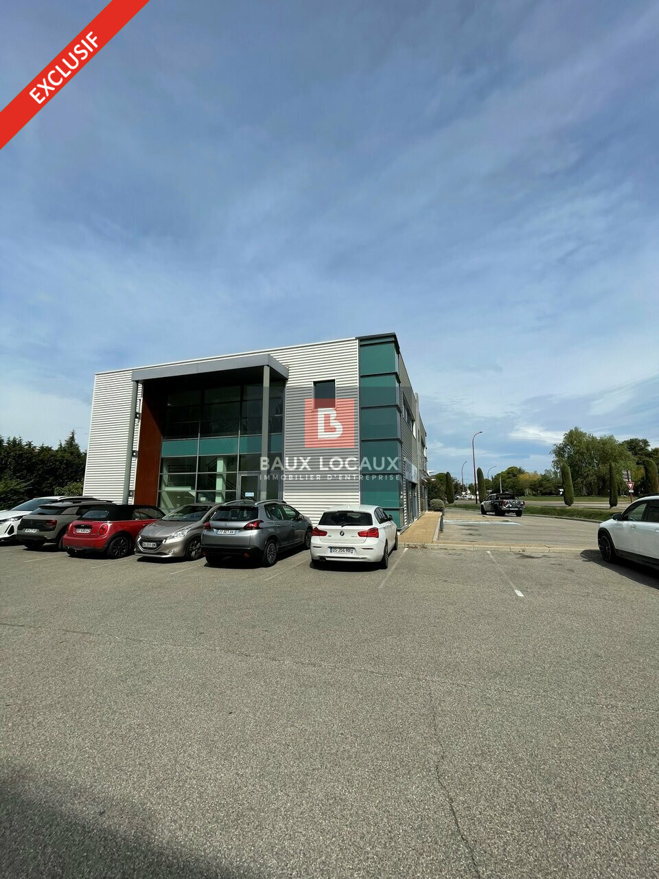 BAUX LOCAUX VENTE-BUREAUX-ENTRAIGUES_SUR_LA_SORGUE-84