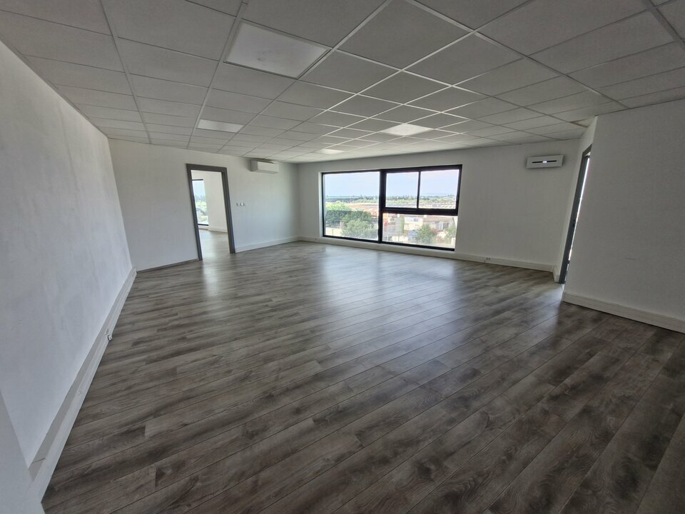 BAUX LOCAUX LOCATION-BUREAUX-LA_FARE-LES-OLIVIERS-13