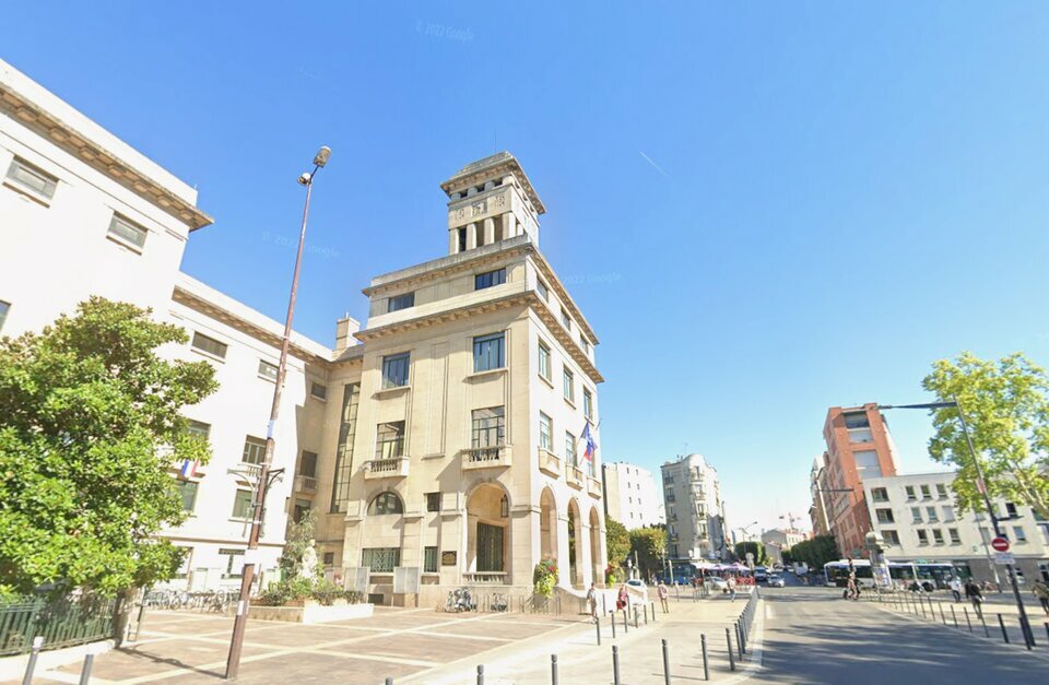 ERCINEA LOCATION-LOCAL COMMERCIAL-MONTREUIL-93