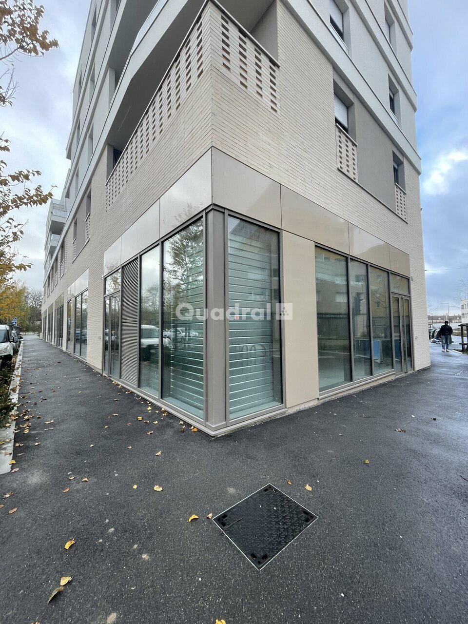 QUADRAL LOCATION-LOCAL COMMERCIAL-GRIGNY-91
