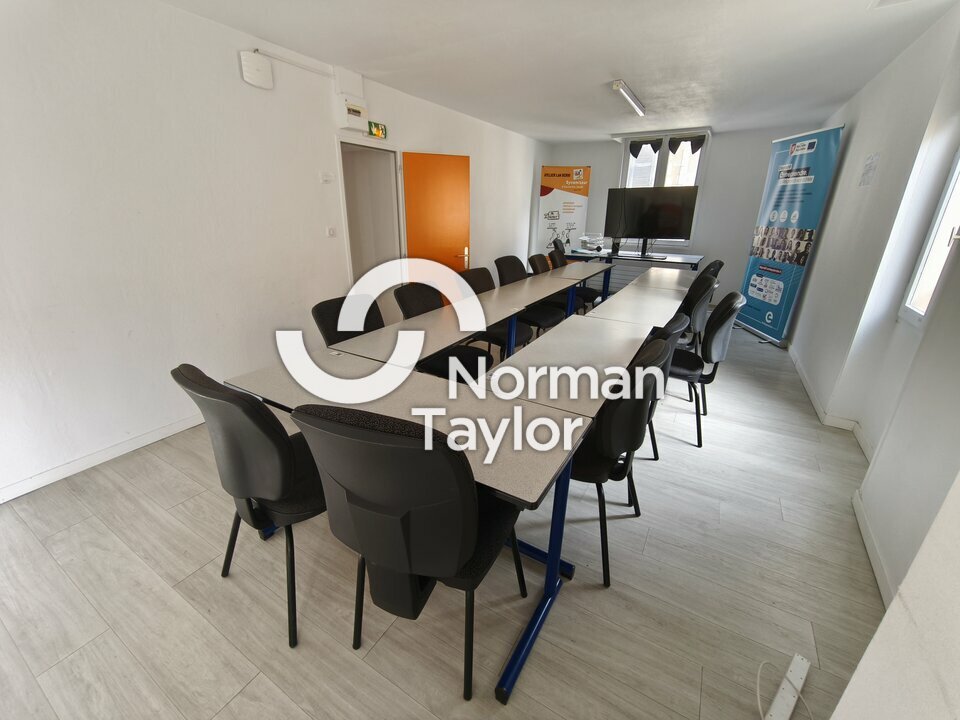 NORMAN TAYLOR PAYS BASQUE LOCATION-BUREAUX-BAYONNE-64
