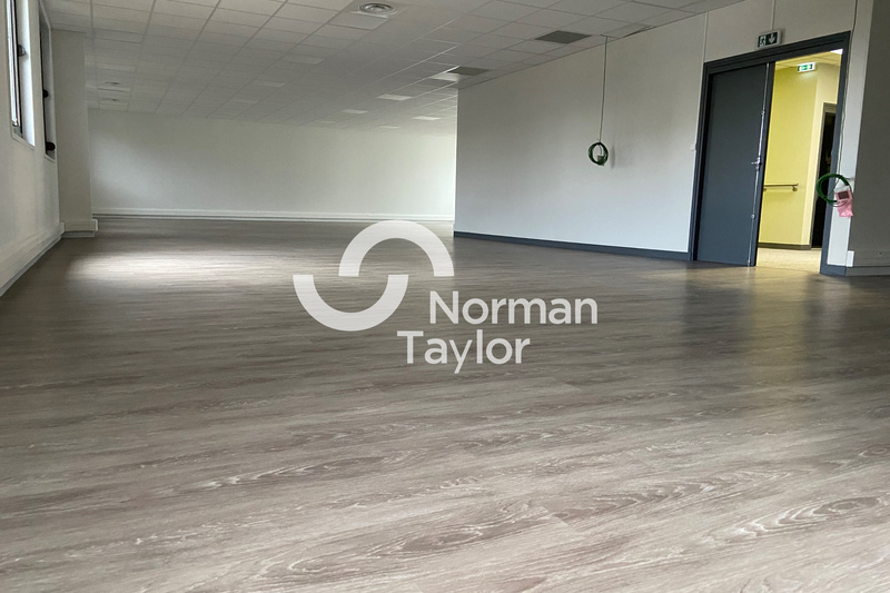 NORMAN TAYLOR LYON LOCATION-BUREAUX-LIMONEST-69