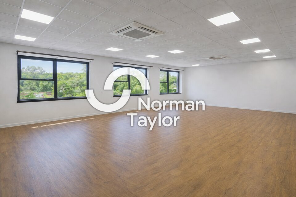 NORMAN TAYLOR PAYS BASQUE LOCATION-BUREAUX-SAINT-JEAN-DE-LUZ-64