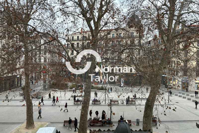 NORMAN TAYLOR LYON LOCATION-LOCAL COMMERCIAL-LYON_2-69