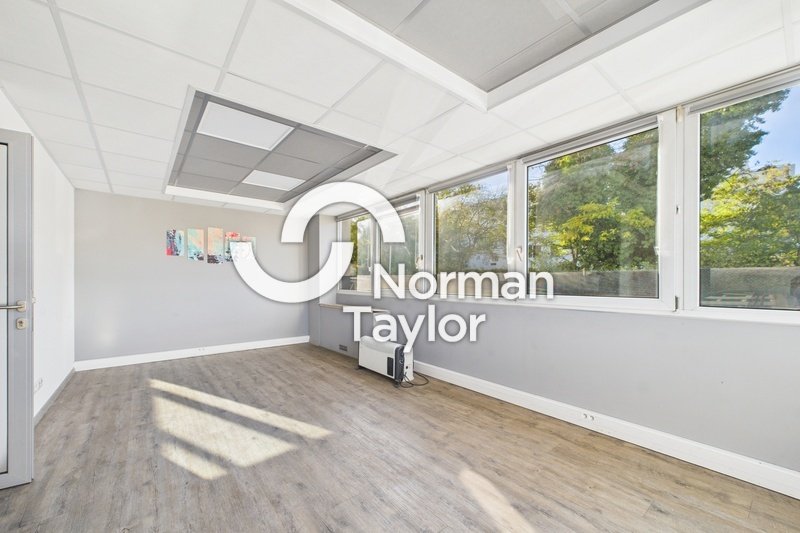 NORMAN TAYLOR MONTPELLIER LOCATION-BUREAUX-LATTES-34