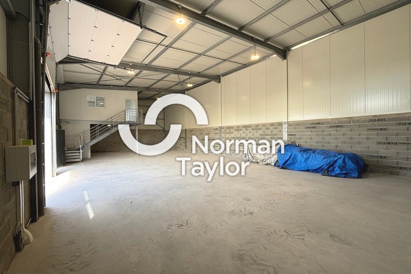 NORMAN TAYLOR MONTPELLIER LOCATION-LOCAL D'ACTIVITE-GIGEAN-34