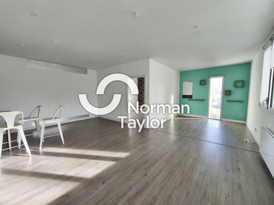 NORMAN TAYLOR PAYS BASQUE LOCATION-BUREAUX-BIARRITZ-64