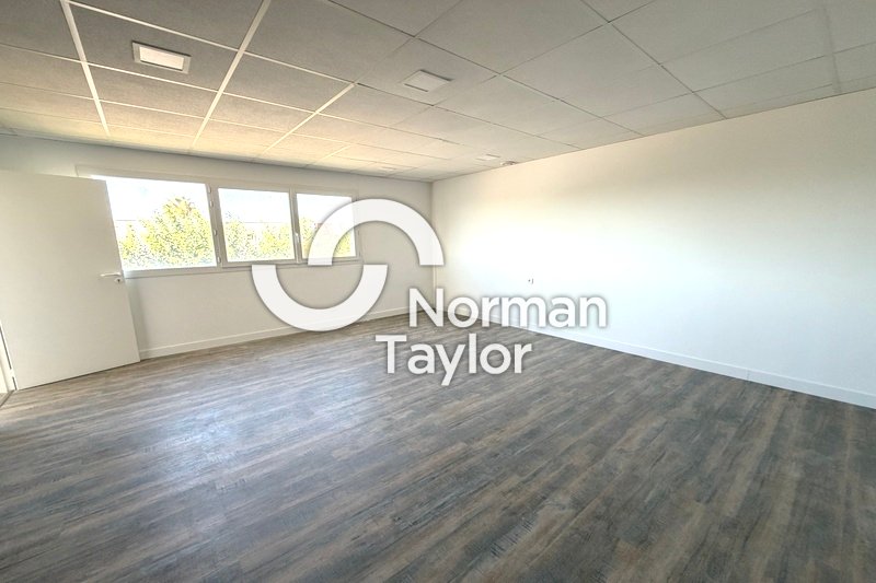NORMAN TAYLOR MONTPELLIER LOCATION-BUREAUX-PEROLS-34